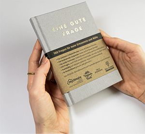 Ein kompaktes Buch mit 100 Fragen zur Selbst- und Fremderkenntnis