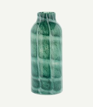 Mundgeblasene Vase mit grünem Karomuster